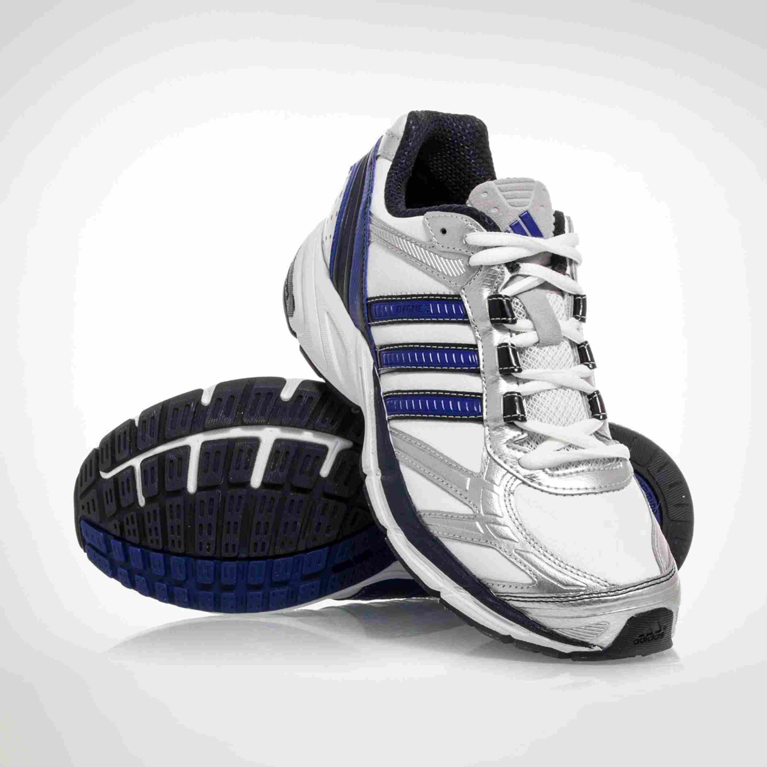 Light training shoes